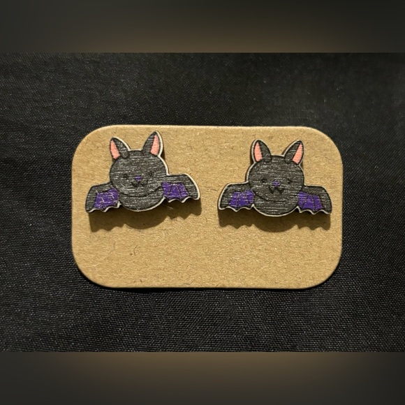 Jewelry - 🌟3/$5🌟Cute Bat Earrings